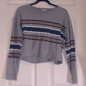 Cropped long sleeve shirt